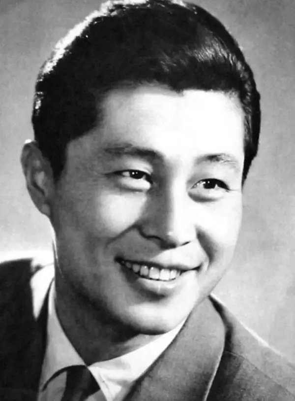 乐红网 93岁王心刚的养生窍门：日常坚持“这几点”
